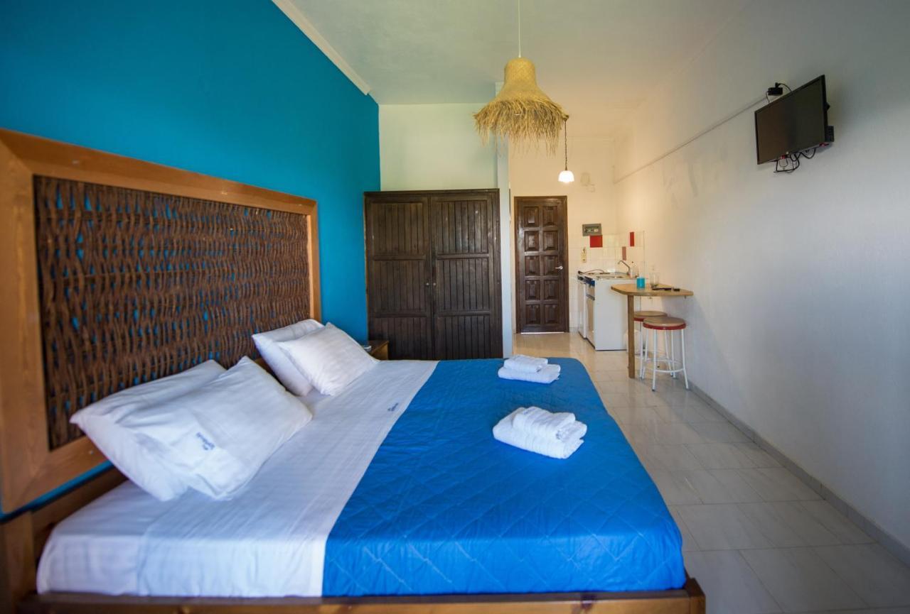 Villa Spyridoula Studios On The Beach Сидари Екстериор снимка