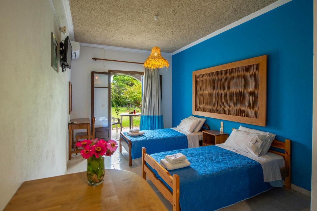 Villa Spyridoula Studios On The Beach Сидари Екстериор снимка