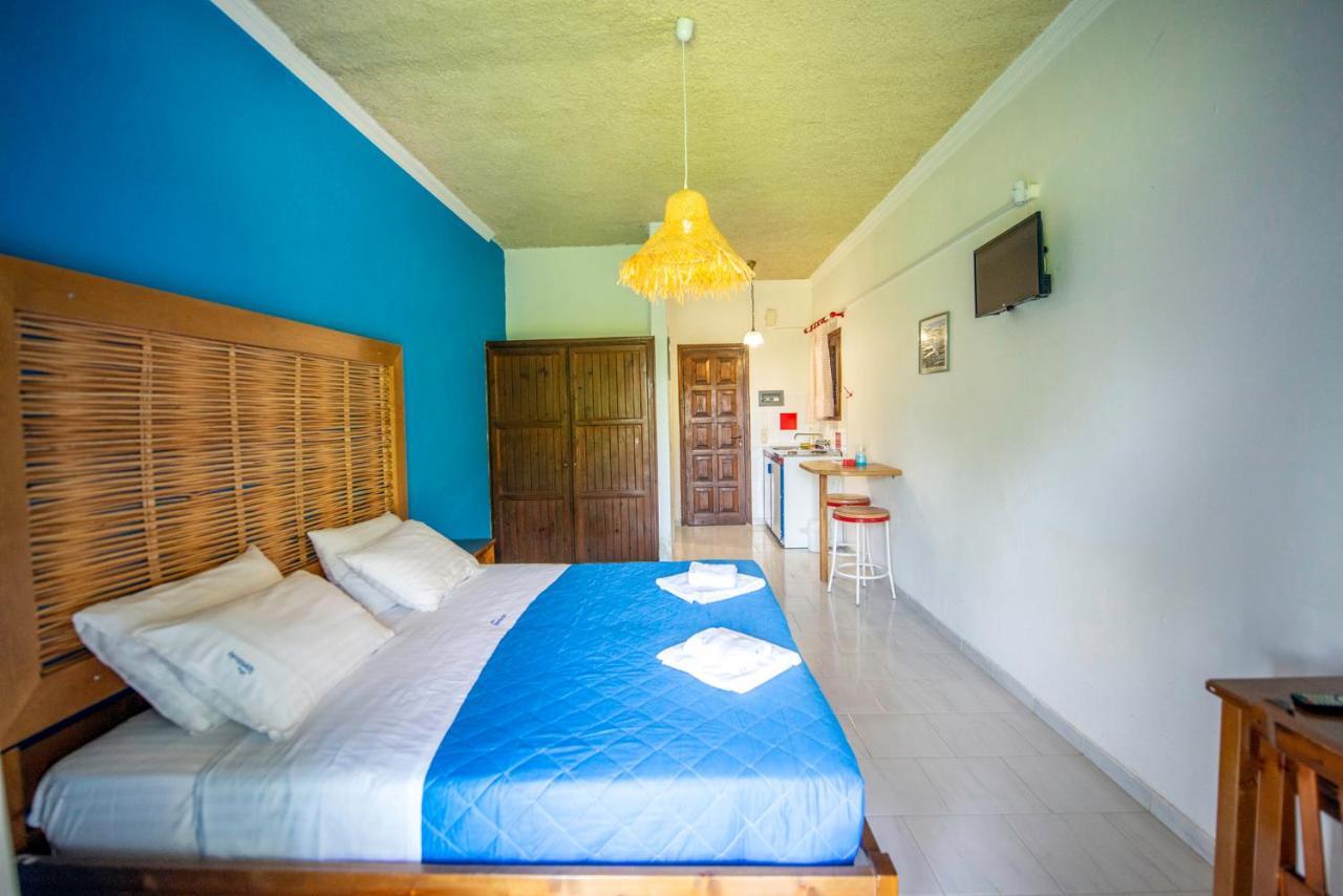 Villa Spyridoula Studios On The Beach Сидари Екстериор снимка