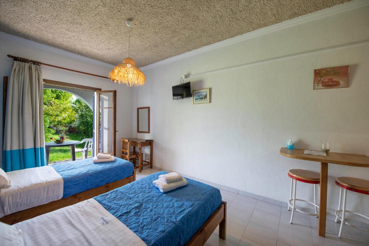 Villa Spyridoula Studios On The Beach Сидари Екстериор снимка