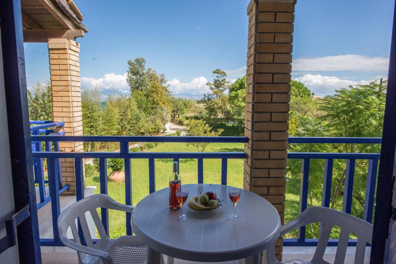 Villa Spyridoula Studios On The Beach Сидари Екстериор снимка