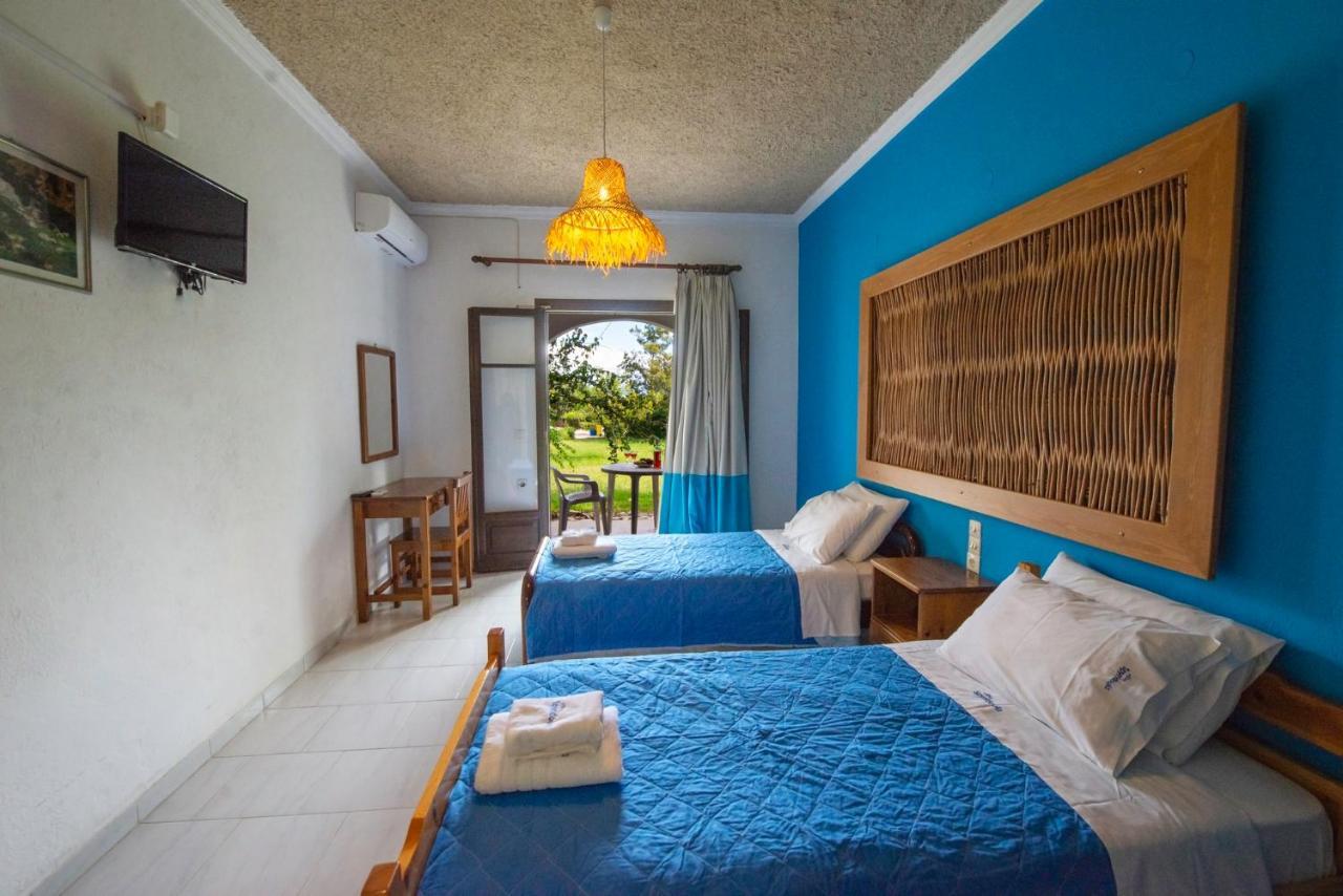 Villa Spyridoula Studios On The Beach Сидари Екстериор снимка
